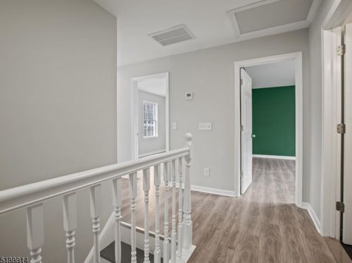 18 Berry Ln, West Milford NJ  07480-3632 exterior