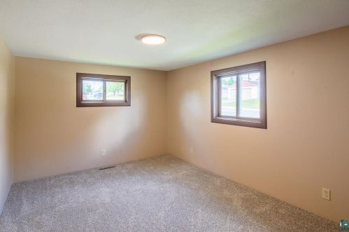 526 Lake St, Chisholm MN  55719-1334 exterior