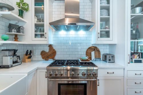 10555 Watsonville Rd, Gilroy CA  95020-9433 exterior