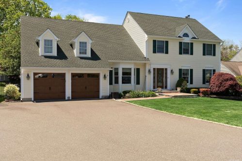 79 Grasslands Cir, Mount Sinai NY  11766-1862 exterior