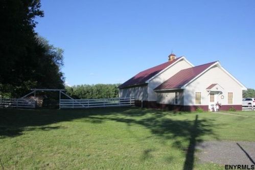 267 Bogden Rd, Broadalbin, NY 12025-2005
