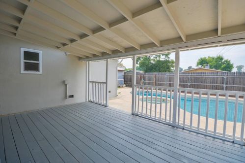 2020 Tokay Ave, Turlock CA  95380-4345 exterior