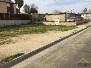 1814 Virginia St, Bakersfield, CA 93305-4126