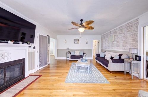 52 Woodlawn Ave, Middletown, NY 10940-3215