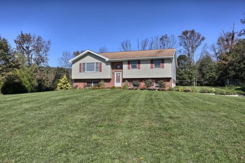 661 Schubert Rd, Schubert, PA 19507-9633