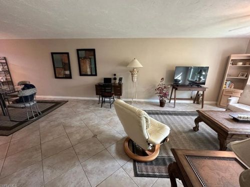 3672 Arctic Cir, Naples, FL 34112-5052