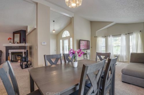 28101 Vista View Dr, Santa Clarita CA  91351-5710 exterior