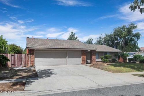 691 Bonwit Pl, Simi Valley, CA 93065-5401