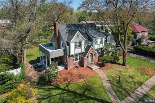 157 Glenbrook Pkwy, Englewood, NJ 07631-2105