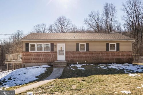 1388 Evans Rd, Pottstown, PA 19465-7244