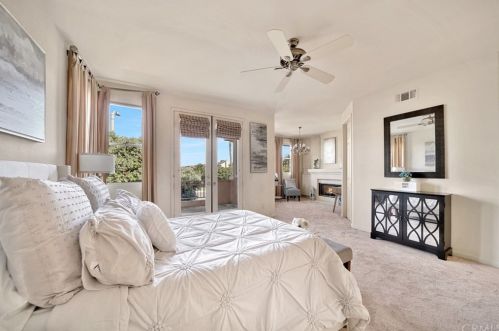 214 Goldenwest St, Huntington Beach CA 92648-2638 exterior