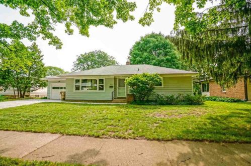 649 Odell St, Madison, WI 53711-1457