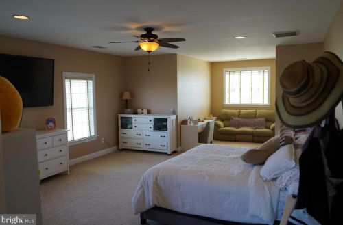 11850 Kettle Wind Dr, Nokesville VA  20181-3444 exterior