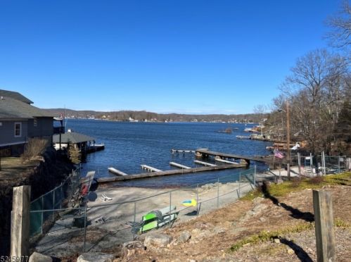 55 Wildwood Shores Dr, Hopatcong NJ  07843-1935 exterior