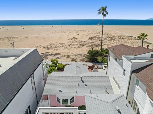 306 Oceanfront, Newport Beach, CA 92661-1240