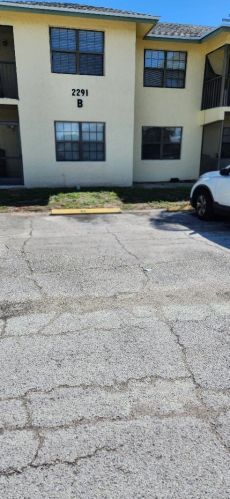 2291 Linton Ridge Cir, Delray Beach FL  33444-8181 exterior