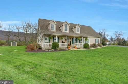 57 Millers Pointe Ln, West Enola, PA 17025-1038