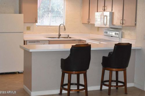 6128 Townley Ave, Glendale, AZ 85302-4518