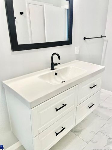 258 Bassett St, New Britain CT  06051-3438 exterior