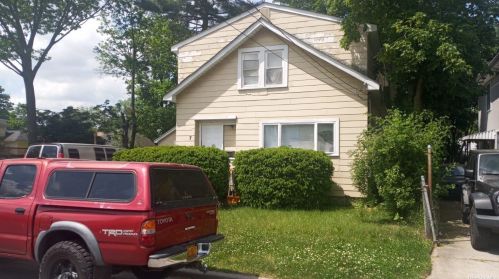 7 Berkley Pl, Roosevelt, NY 11575-1102