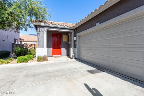 995 Cantebria Dr, Gilbert, AZ 85233-7505