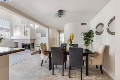987 Asilomar Ter, Sunnyvale, CA 94086-1768