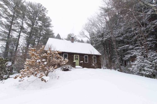 132 Old Mill Pond Rd, Henniker NH  03242-3152 exterior