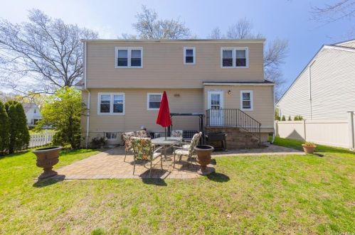 139 Hilburn Rd, Scarsdale NY  10583-6117 exterior