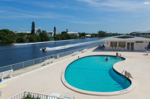 2440 Federal Hwy, Boynton Beach, FL 33435-7756