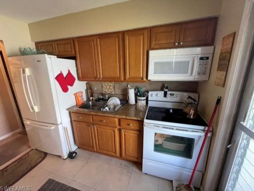 6 Hamlin Ct, Lehigh Acres, FL 33936-7211