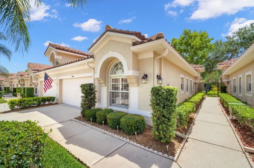 3880 Timber Ridge Ct, Palm Harbor, FL 34685-3127