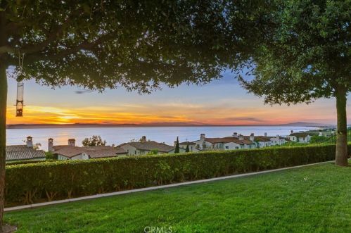 8 Rockshore Blf, Newport Beach CA  92657-2131 exterior