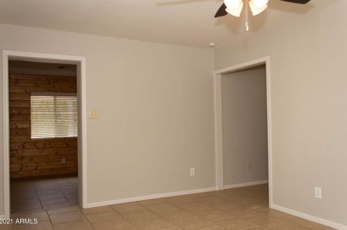 8136 12 St, Phoenix AZ 85022-3137 exterior