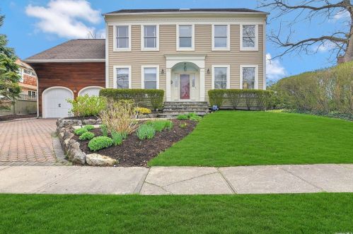154 Burr Ave, Northport, NY 11768-2005