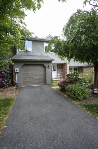 10 Guilford Ct, Greystone Park, NJ 07950-1256