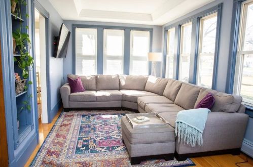 3041 Mendon Rd, Cumberland, RI 02864-2401