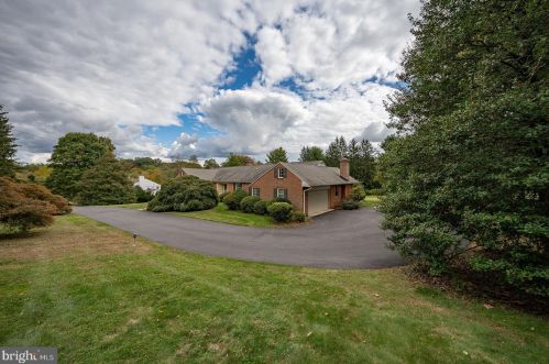 2170 Buttonwood Rd, Berwyn, PA 19312-2106
