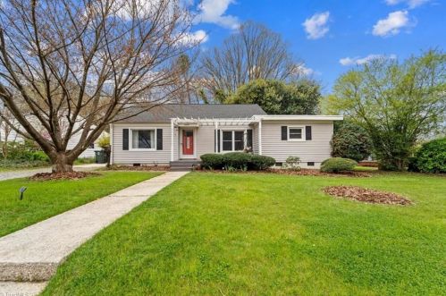 3009 Peebles Dr, Greensboro, NC 27403-1944