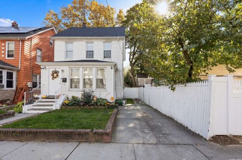 194-12 Murdock Ave, Jamaica, NY 11412-1315