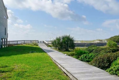 1804 Gulf Bch Dr, Saint George Island FL  32328-2827 exterior