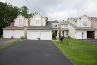 1082 Sterling Ridge Dr, Defreestville, NY 12144-8460