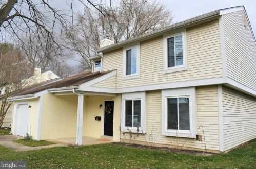611 Carol St, Dover, DE 19904-2819