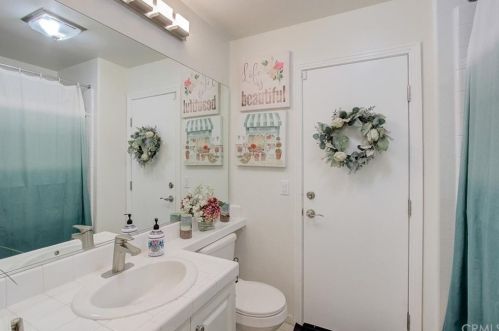 5391 Evening Sky Dr, Simi Valley CA  93063-5744 exterior