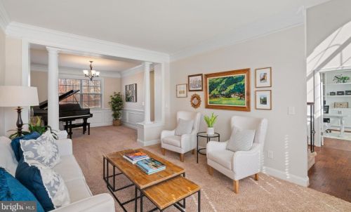 15340 Wits End Dr, Woodbridge VA  22193-5889 exterior