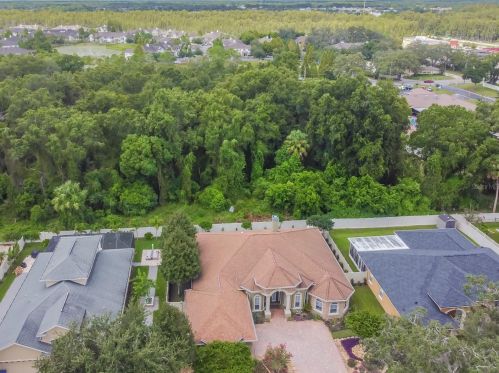 1827 Crooked Oak Ln, Lutz FL  33559-7407 exterior