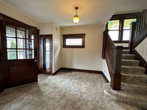 302 Sherman Ave, Hermitage, PA 16146-3904