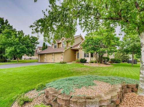 1063 Briar Glen Ln, Saint Paul, MN 55129-8522