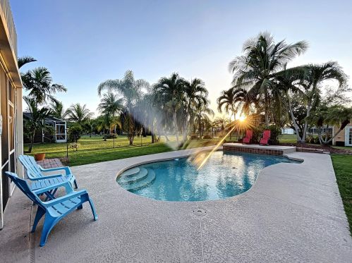 1726 Berkshire Blvd, Fort Pierce FL 34952-7112 exterior