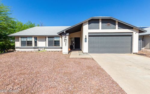 8573 Star Grass Dr, Tucson, AZ 85742-4130