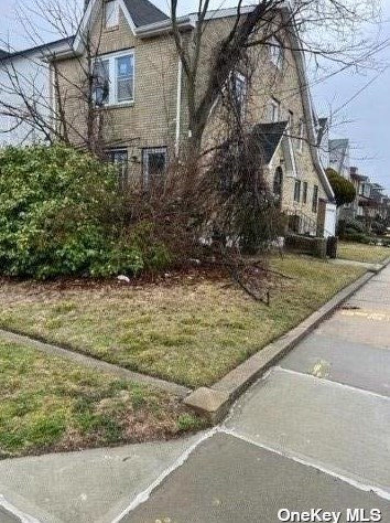 136-02 Newport Ave, Far Rockaway NY  11694-0020 exterior